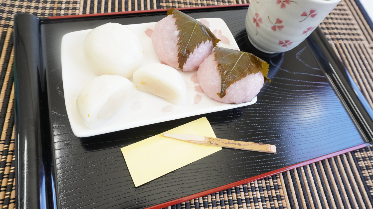 桜餅柚子団子　盛り付け